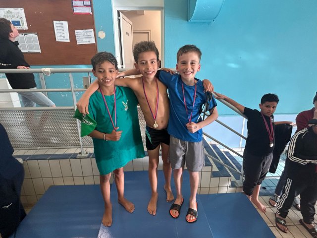 photo-2025-04-06-19-31-53 4